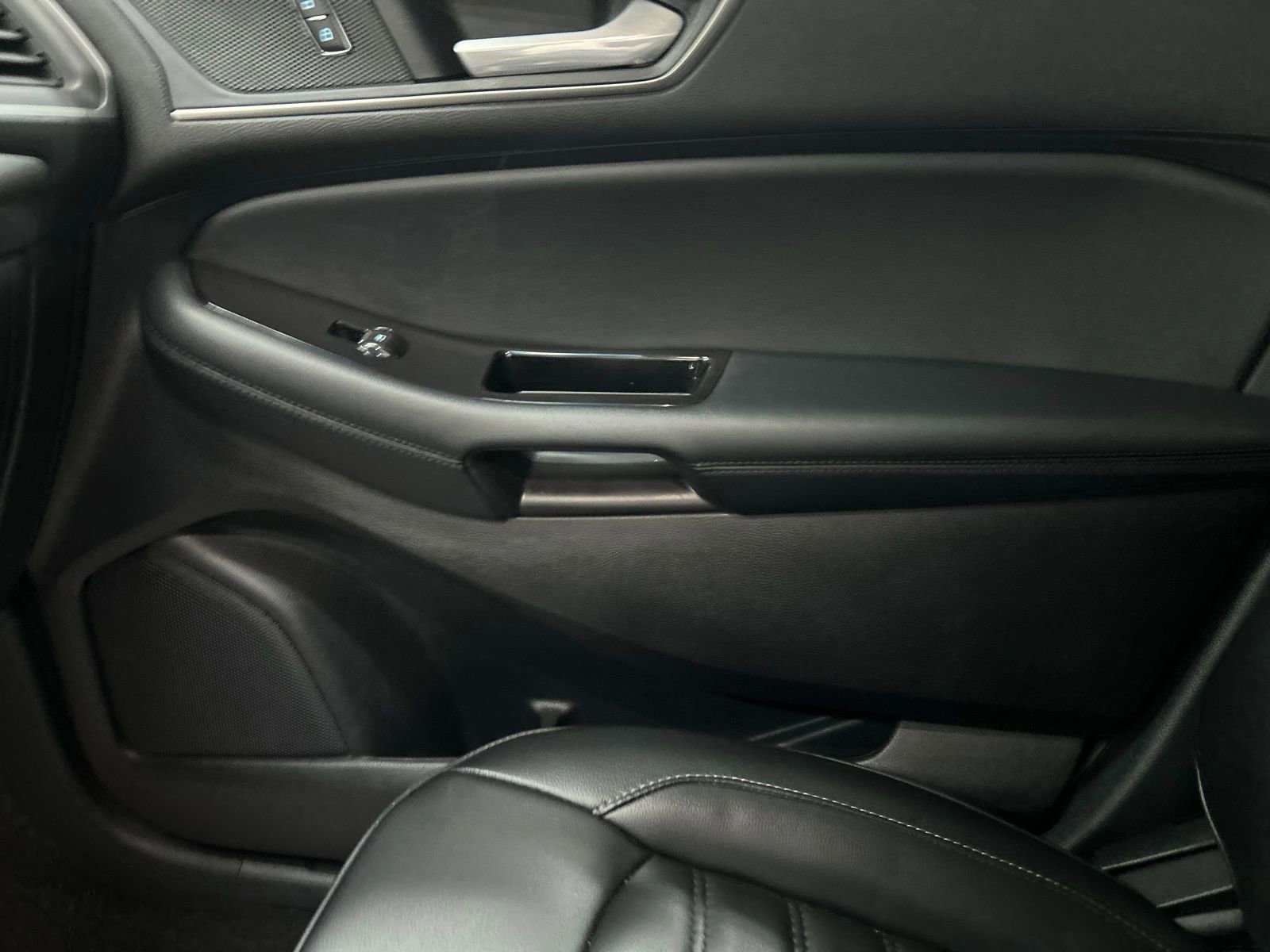 Used 2019 Ford Edge SEL w/ Equipment Group 201A image 13