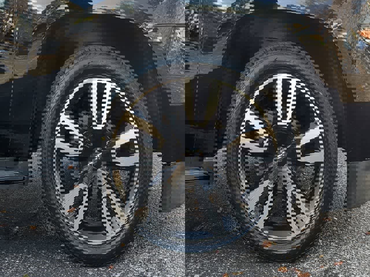 Used 2018 Chevrolet Tahoe LT w/ RST Edition image 13