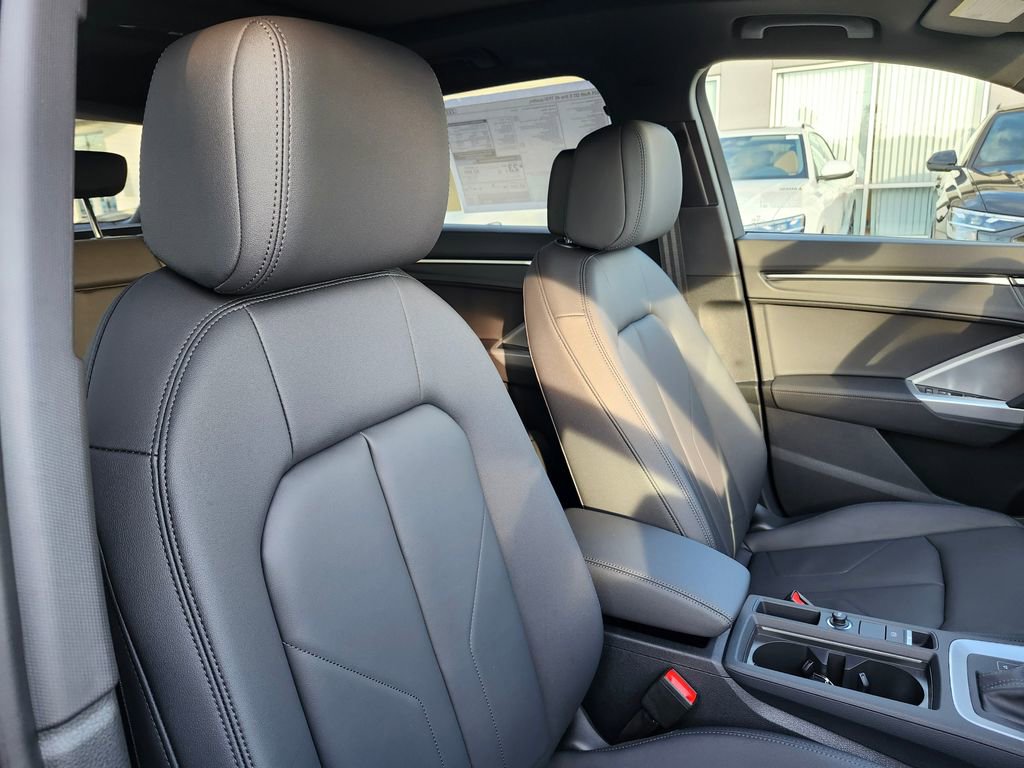 New 2025 Audi Q3 2.0T Premium image 19