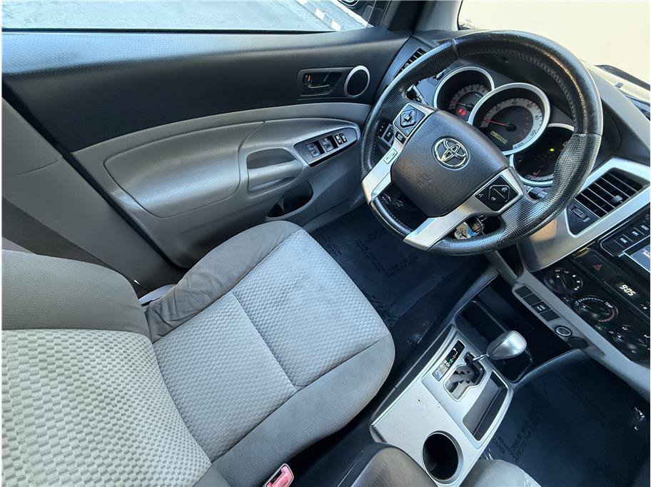 Used 2014 Toyota Tacoma PreRunner w/ SR5 Package RWD image 8