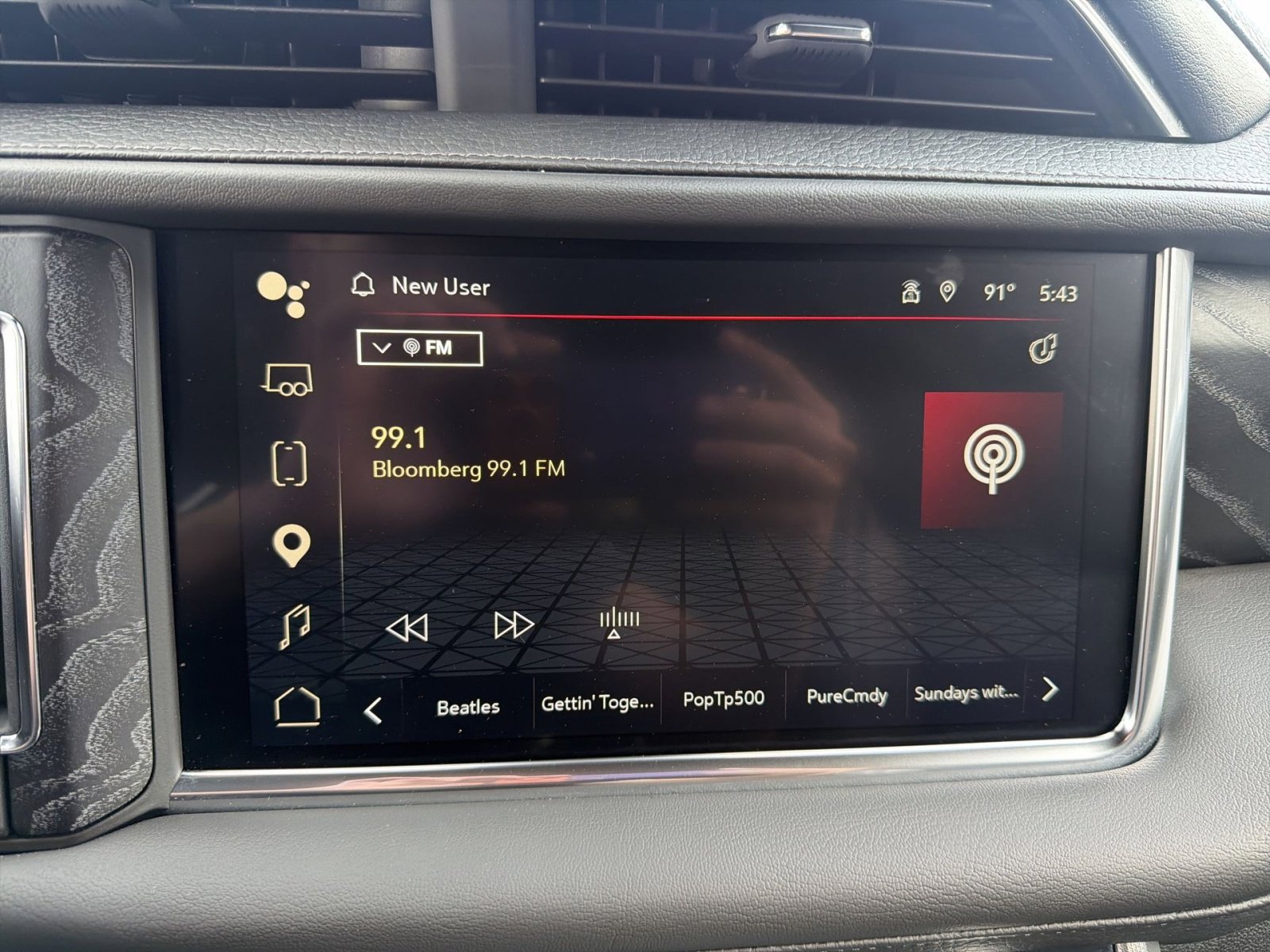 Used 2024 GMC Yukon XL Denali w/ Denali Reserve Package image 18