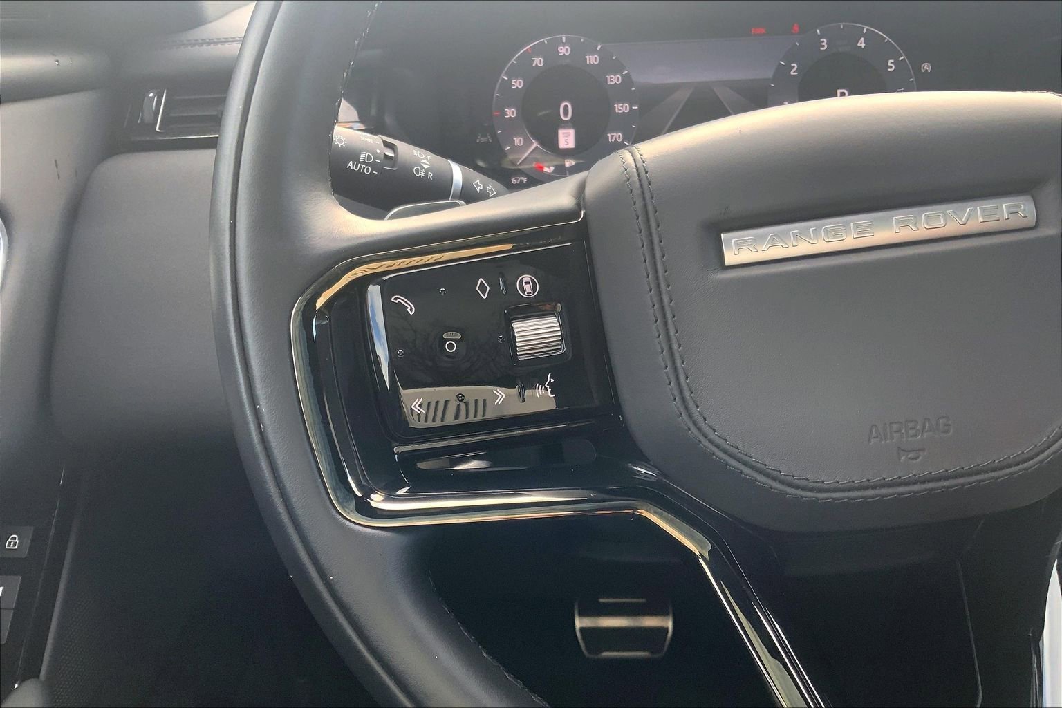 Used 2026 Land Rover Range Rover Velar Dynamic SE AWD/4WD image 23