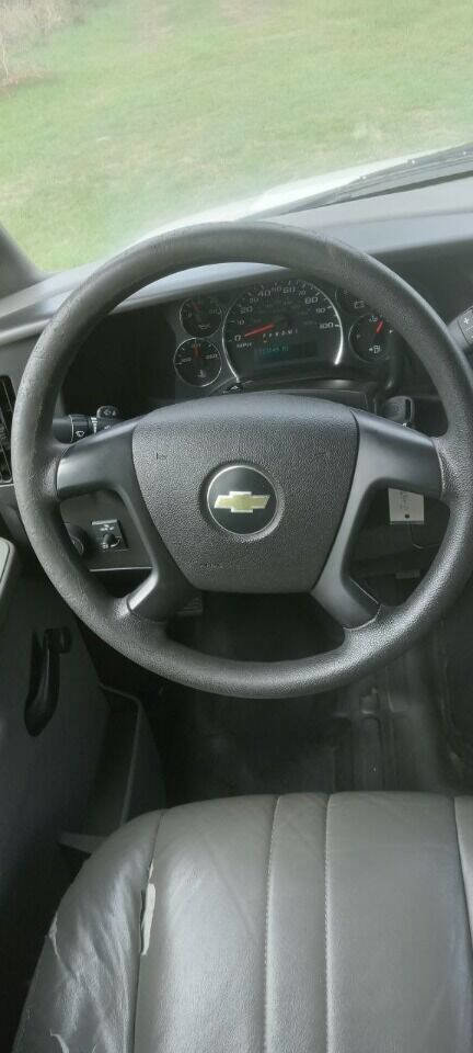 Used 2013 Chevrolet Express 2500 w/ Cold Climate Package image 12