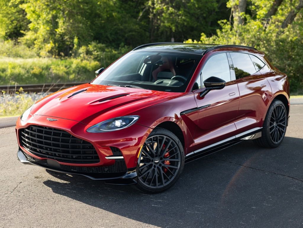 Used 2024 Aston Martin DBX 707 image 2
