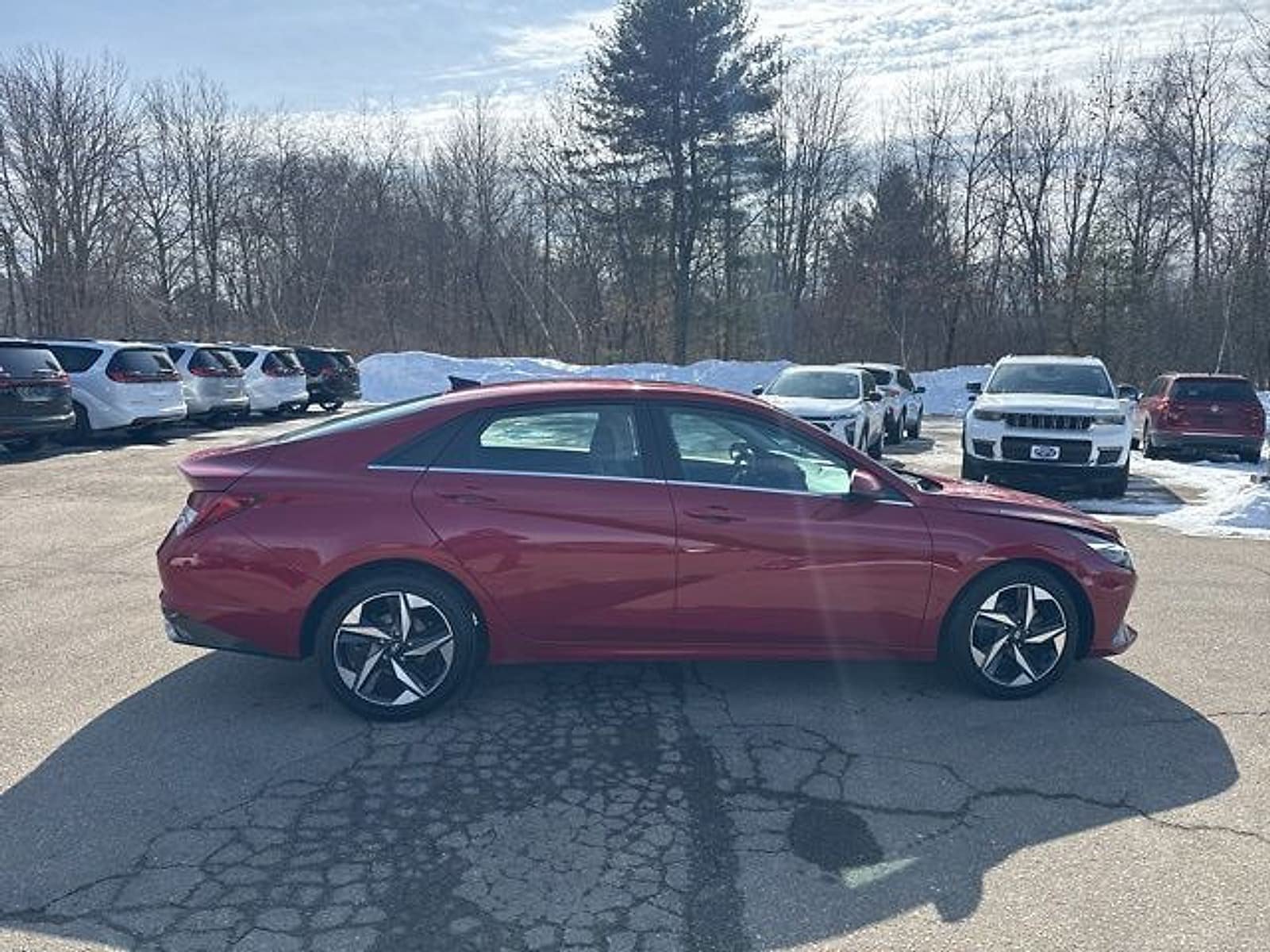 Used 2023 Hyundai Elantra Limited w/ Cargo Package FWD image 10