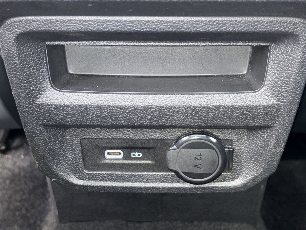 Certified 2022 Volkswagen Tiguan SE R-Line image 19