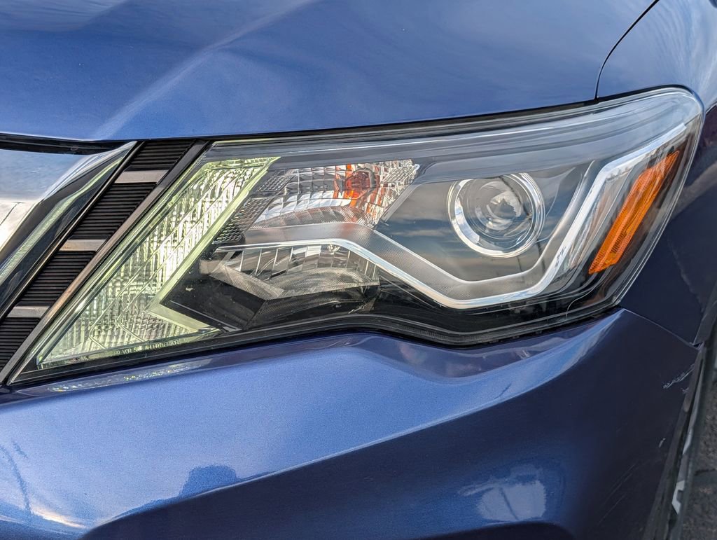 Used 2020 Nissan Pathfinder SL AWD/4WD image 16