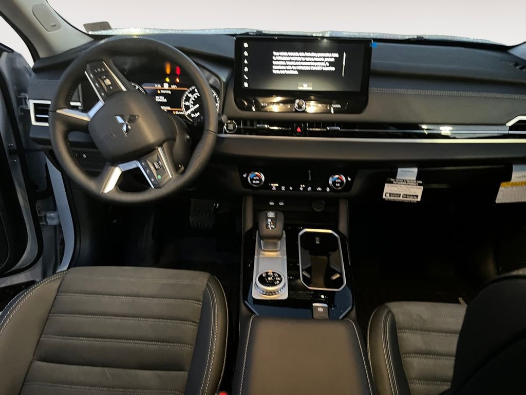 New 2026 Mitsubishi Outlander SE image 10