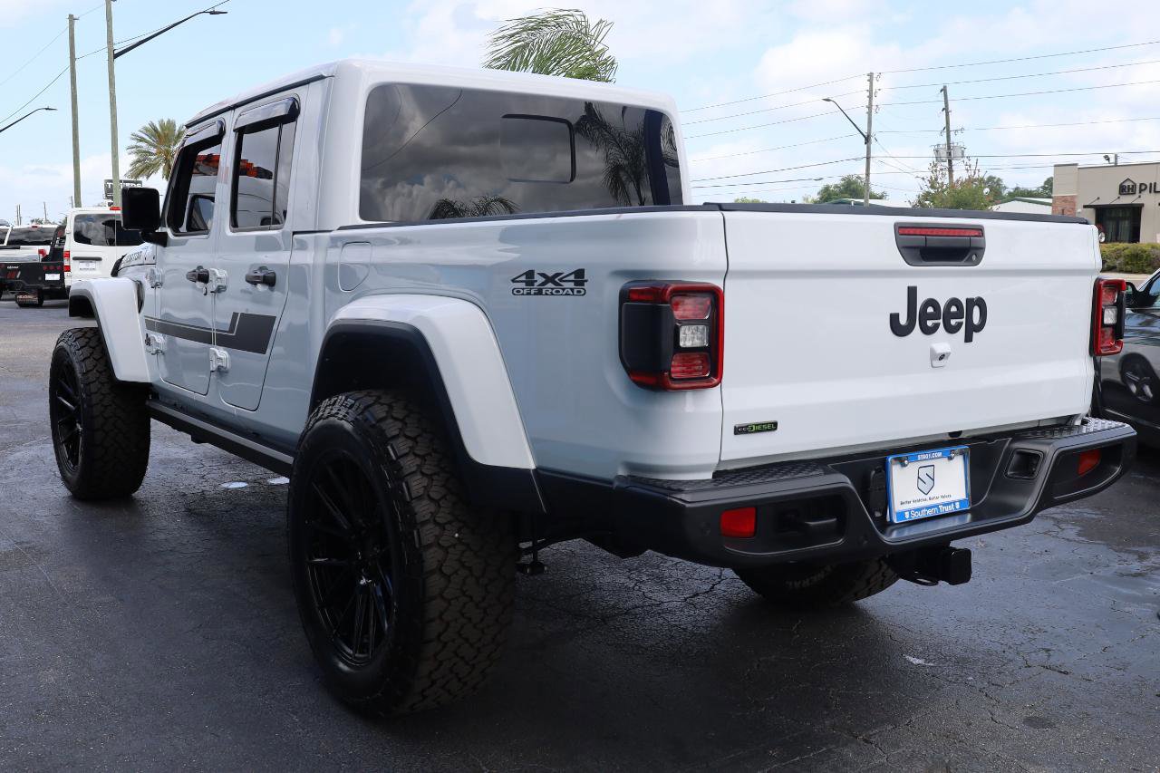 Used 2023 Jeep Gladiator Sport AWD/4WD image 3