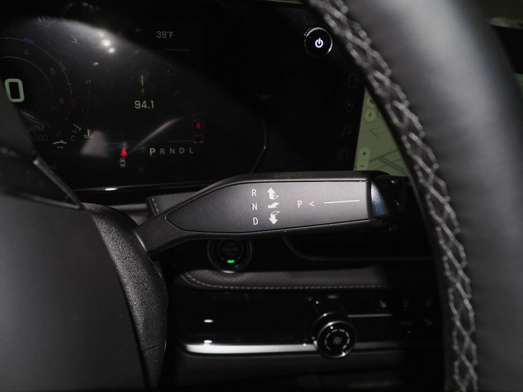 Used 2025 Chevrolet Equinox LT image 30