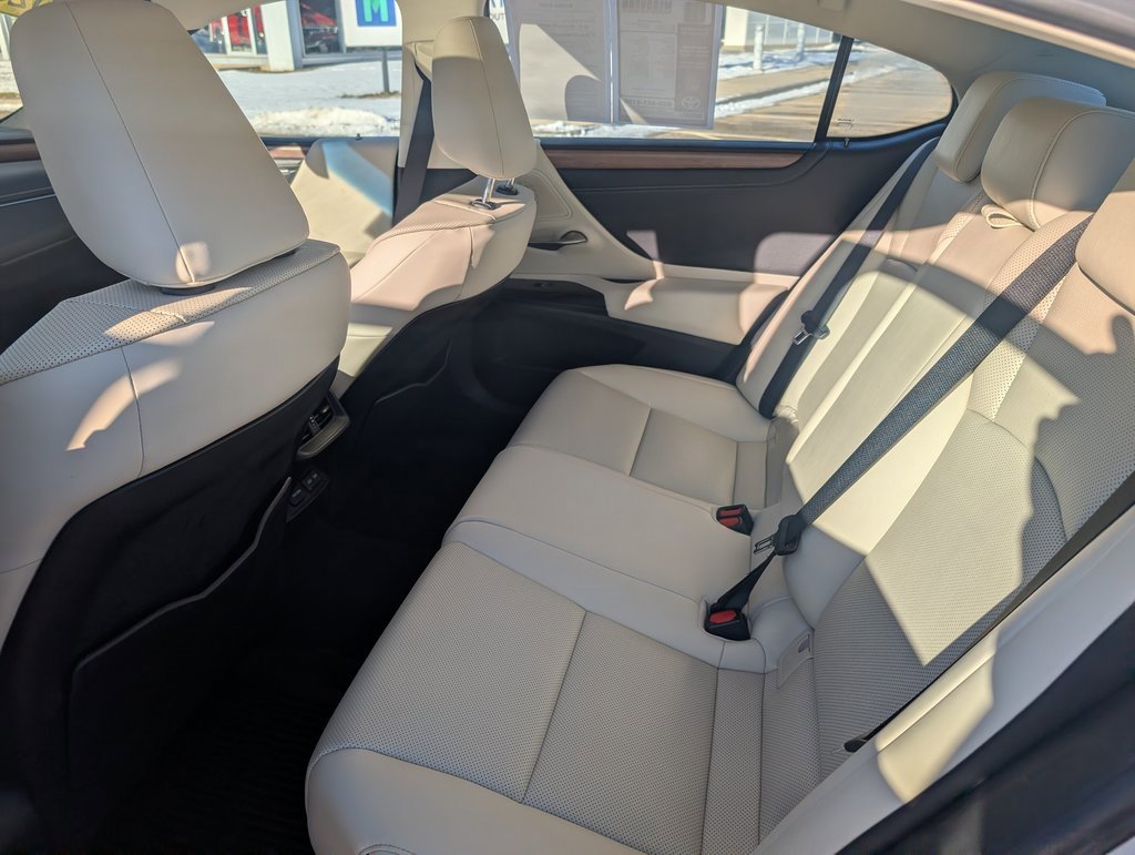 Used 2023 Lexus ES 350 w/ Premium Package image 19
