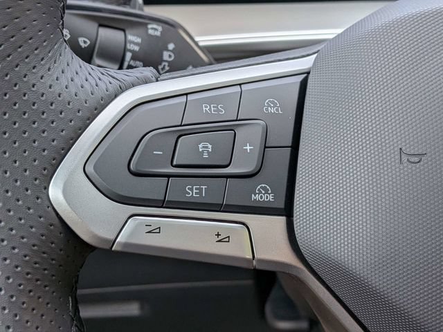 New 2026 Volkswagen Tiguan SE R-Line FWD image 27