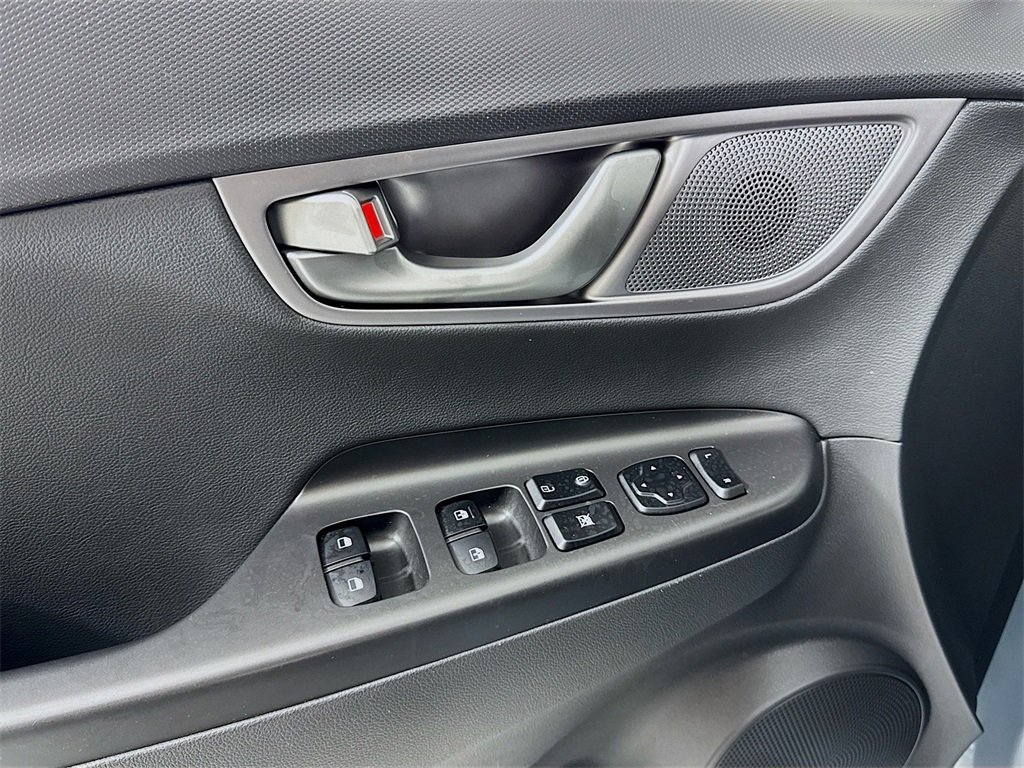 Used 2020 Hyundai Kona Limited w/ Cargo Package image 16