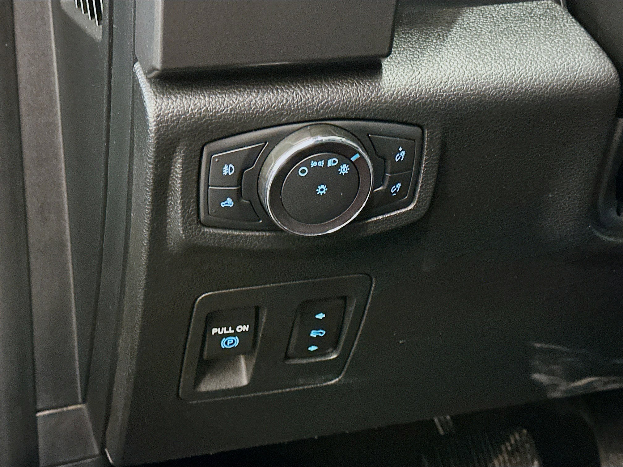 Used 2020 Ford F150 XLT w/ Equipment Group 302A Luxury image 17