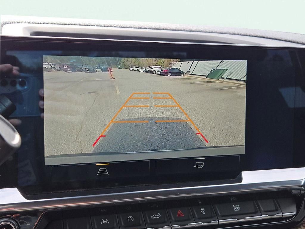 Used 2025 Chevrolet Silverado 1500 LT image 28