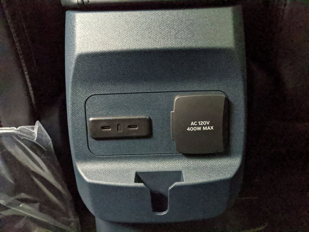 New 2026 Ford Maverick Lariat w/ Black Appearance Package image 19