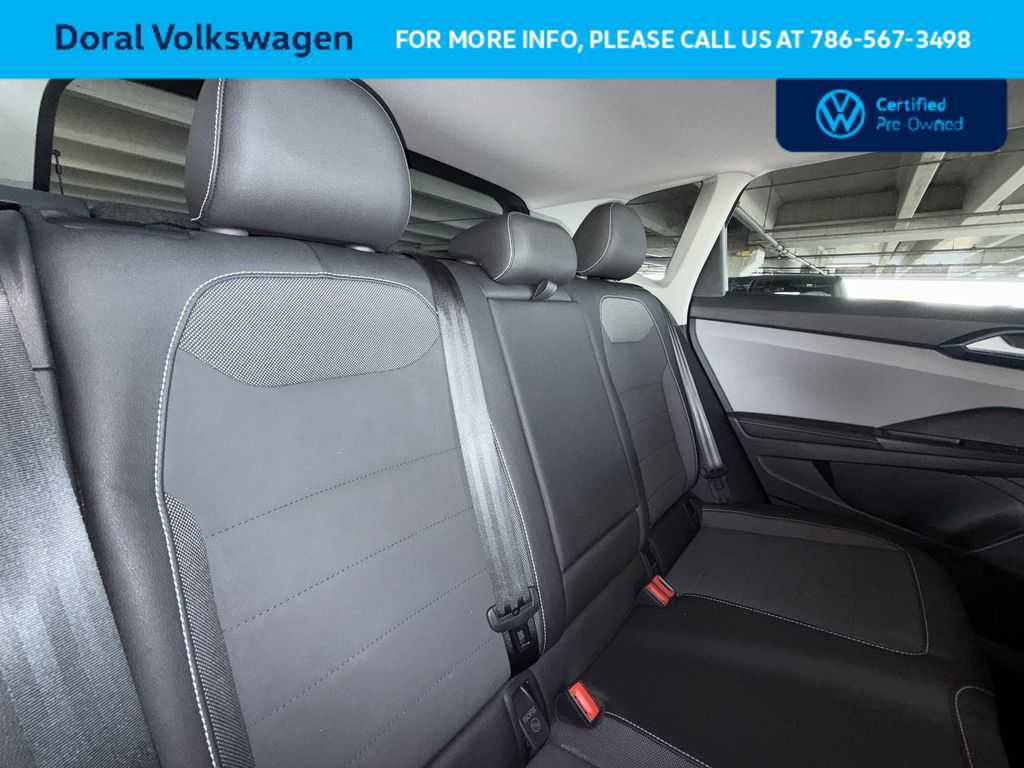 Certified 2024 Volkswagen Taos SE image 26