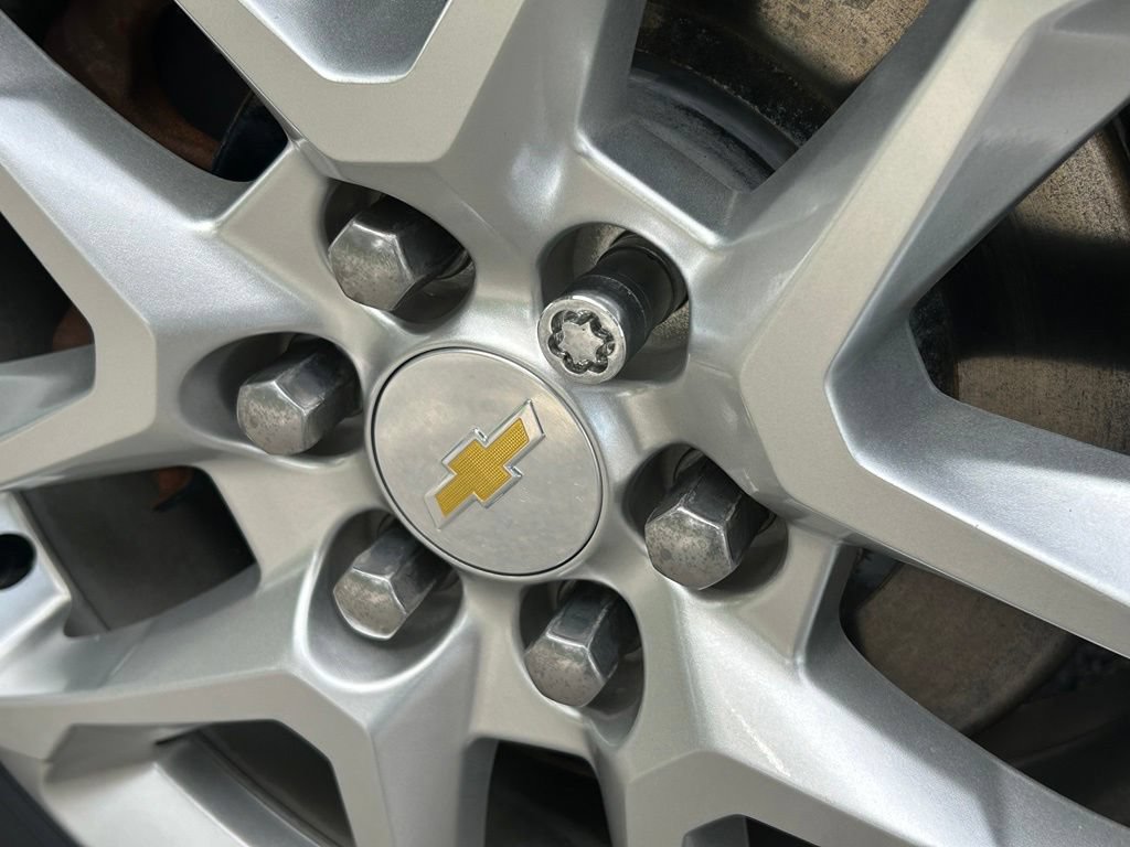 Used 2021 Chevrolet Traverse LS FWD image 30