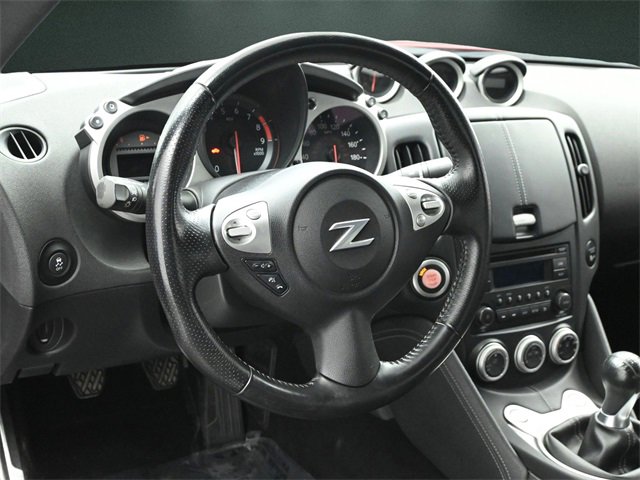 Used 2020 Nissan 370Z w/ Sport Package image 17