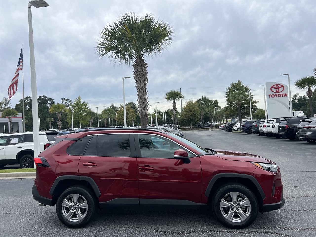Used 2023 Toyota RAV4 XLE w/ Convenience Package FWD image 11