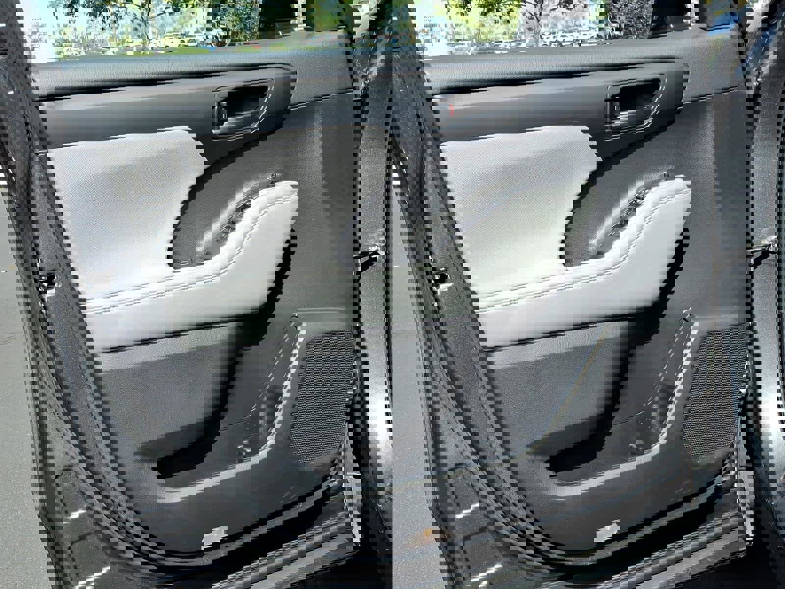 Used 2023 Toyota Highlander L image 23