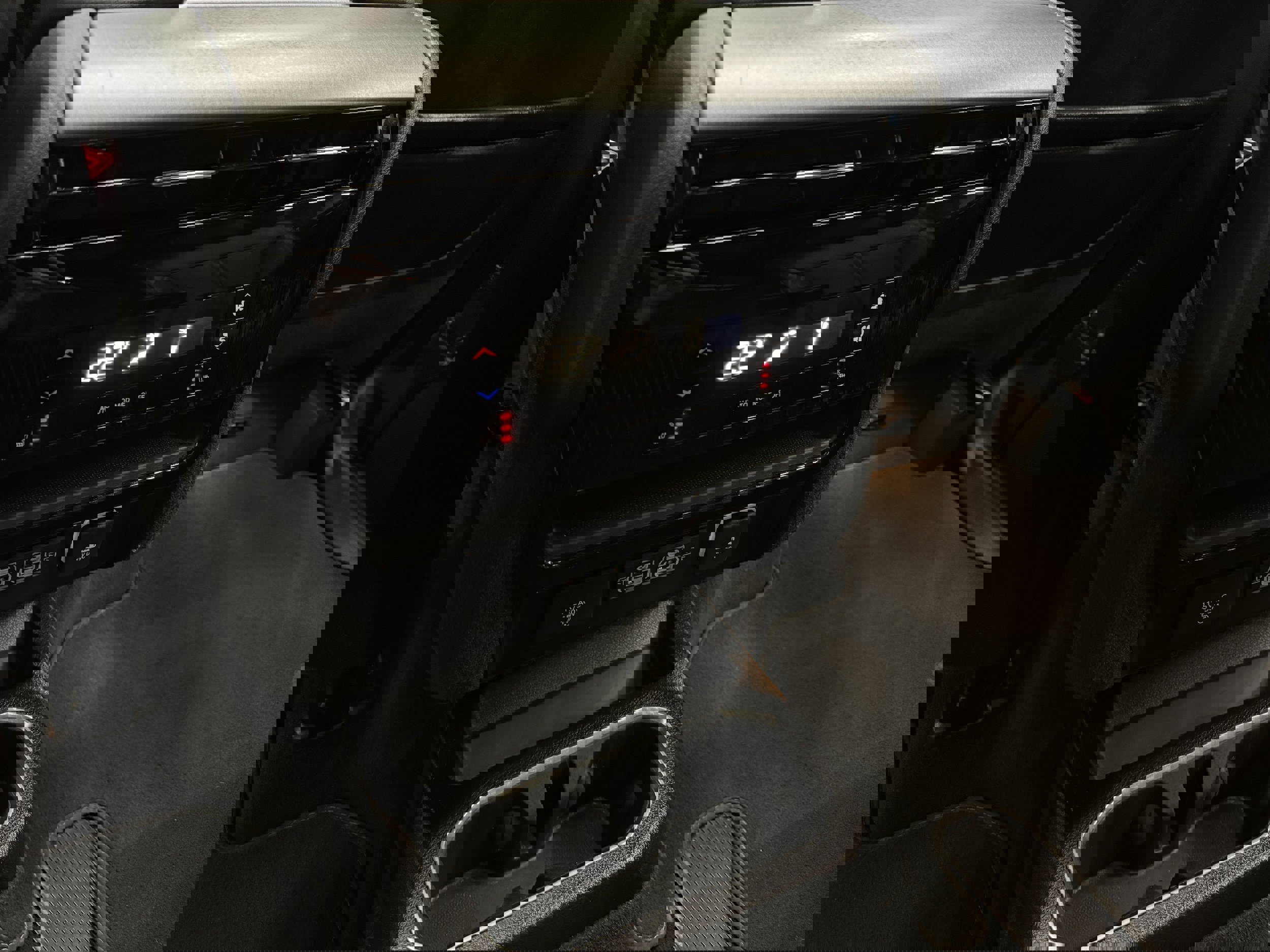 Used 2024 Jeep Wagoneer Series II AWD/4WD image 28