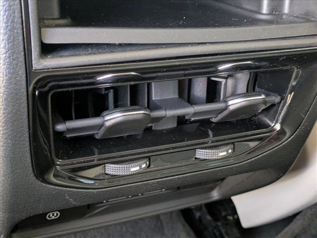Used 2022 Jeep Grand Cherokee Overland AWD/4WD image 18