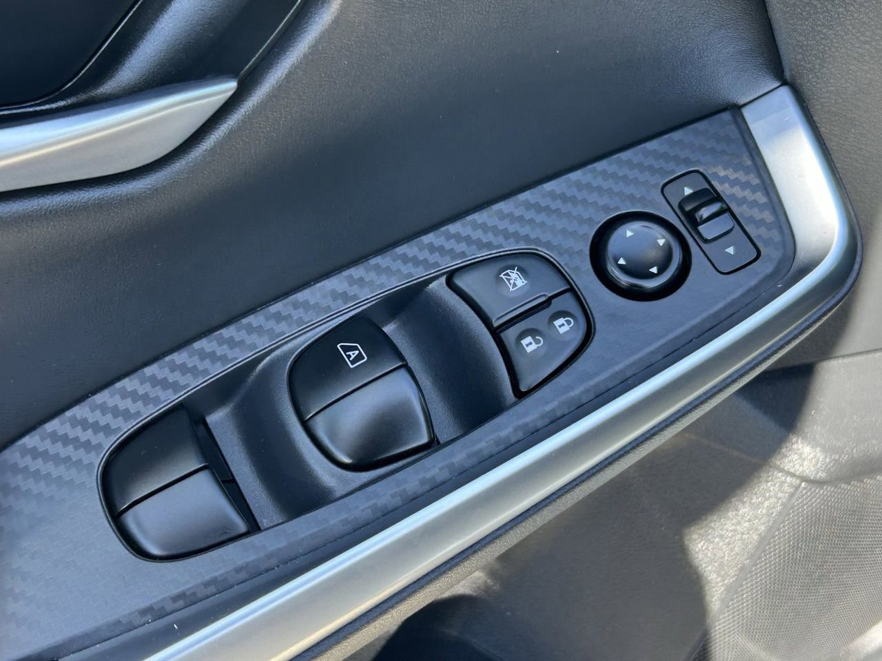 Certified 2025 Nissan Sentra SR image 29