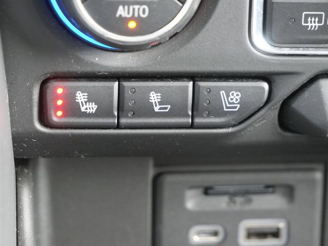 Used 2021 Chevrolet Suburban Premier image 25