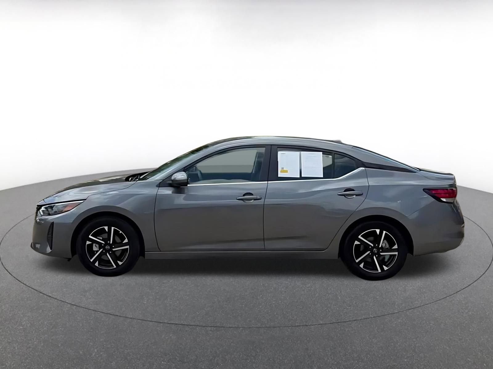 Used 2025 Nissan Sentra SV image 9