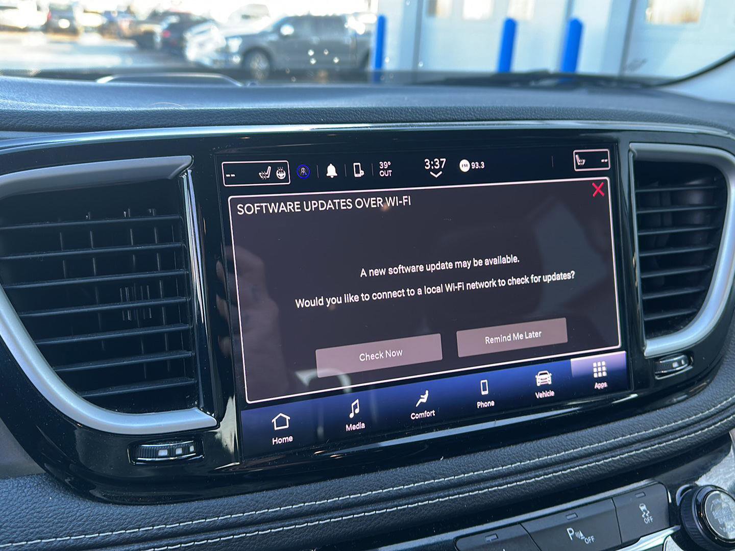 Used 2022 Chrysler Pacifica Touring-L image 34