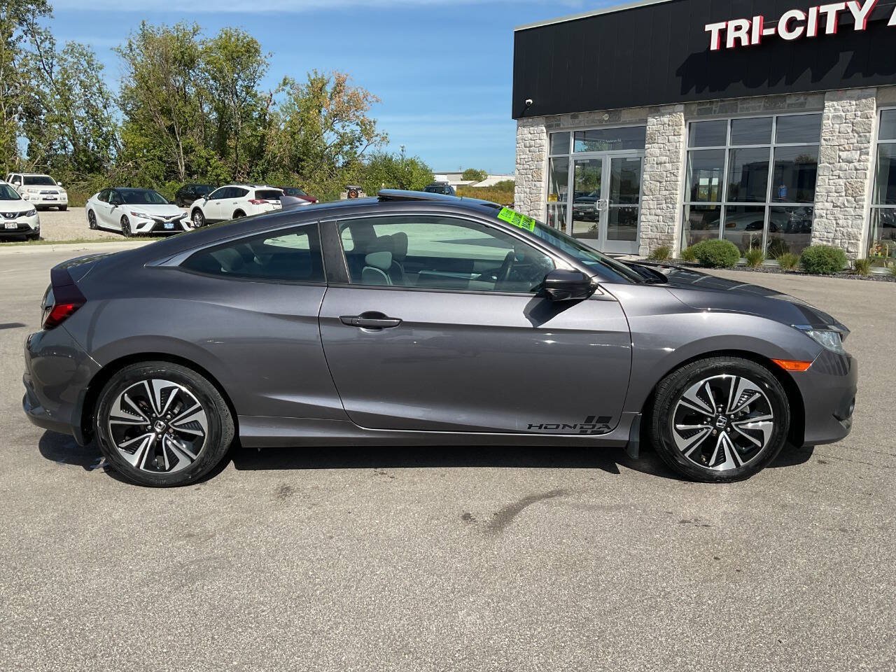 Used 2017 Honda Civic EX-T image 9