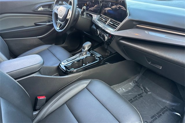 Used 2025 Chevrolet Trax ACTIV w/ Driver Confidence Package image 19