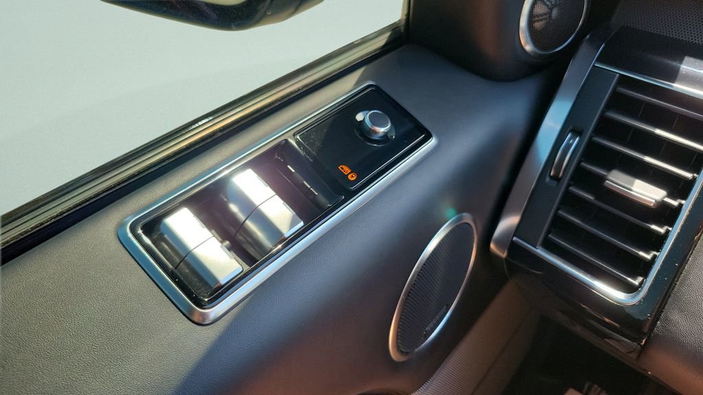 Used 2020 Land Rover Range Rover Sport HST image 32