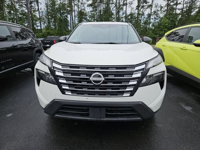 Used 2024 Nissan Rogue S FWD image 3