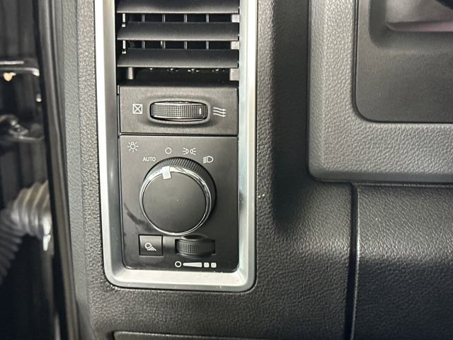 Used 2017 RAM 1500 Classic SLT image 19