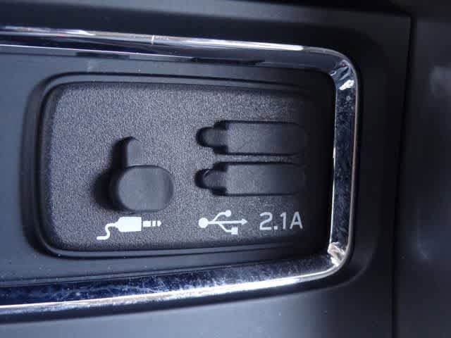 Used 2022 Subaru Ascent Limited w/ Technology Package AWD/4WD image 40