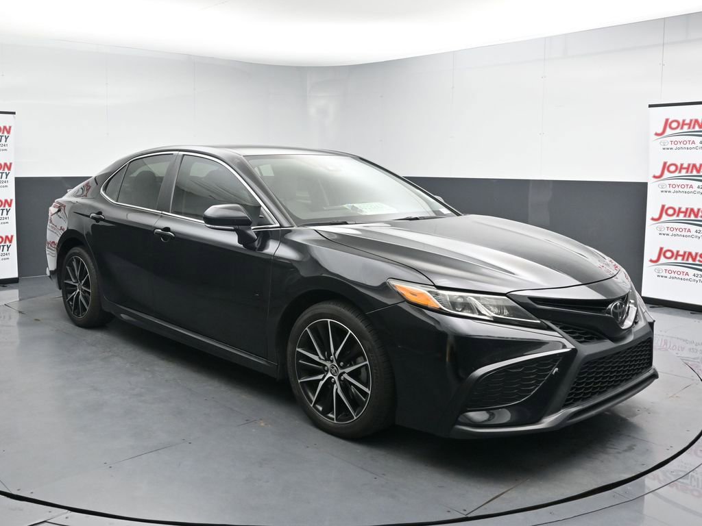 Used 2024 Toyota Camry SE FWD image 2