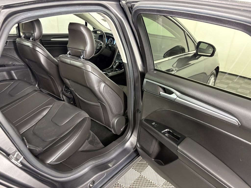 Used 2014 Ford Fusion Titanium FWD image 29