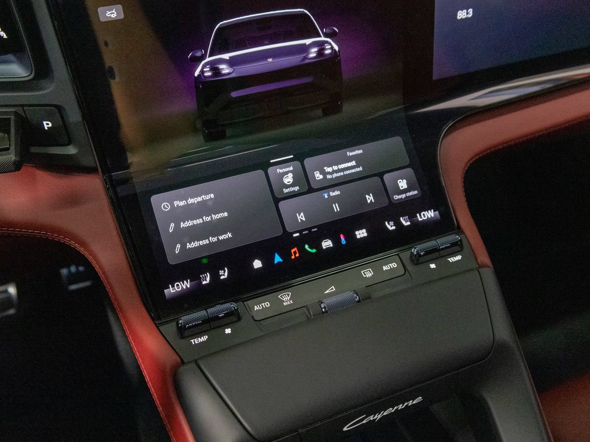 New 2026 Porsche Cayenne Turbo AWD/4WD image 19