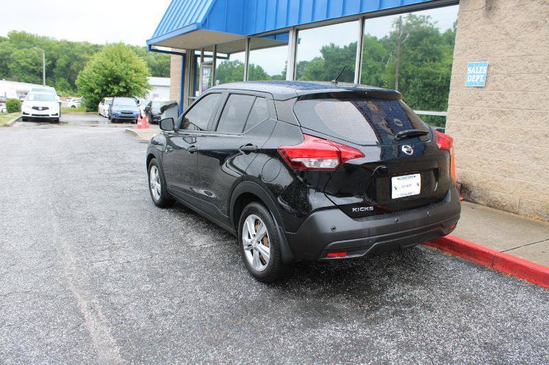 Used 2020 Nissan Kicks S FWD image 4