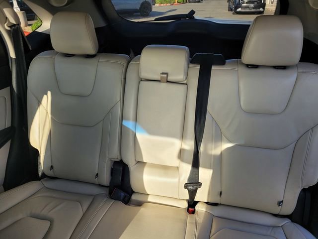 Used 2018 Ford Edge Titanium w/ Technology Package AWD/4WD image 13