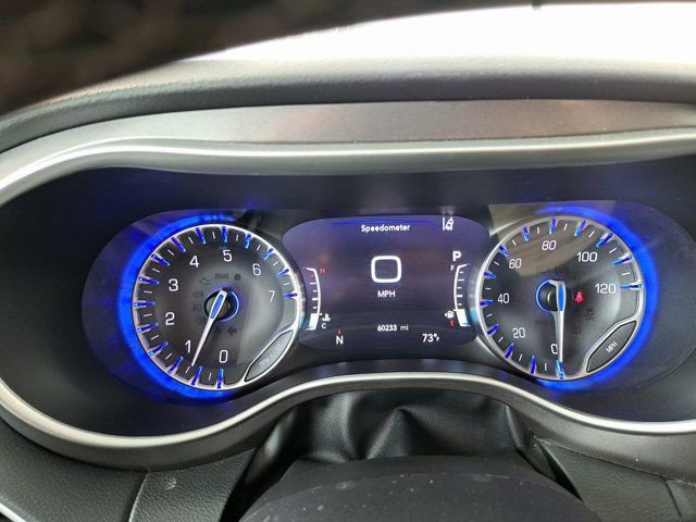 Used 2024 Chrysler Pacifica Touring-L FWD image 9