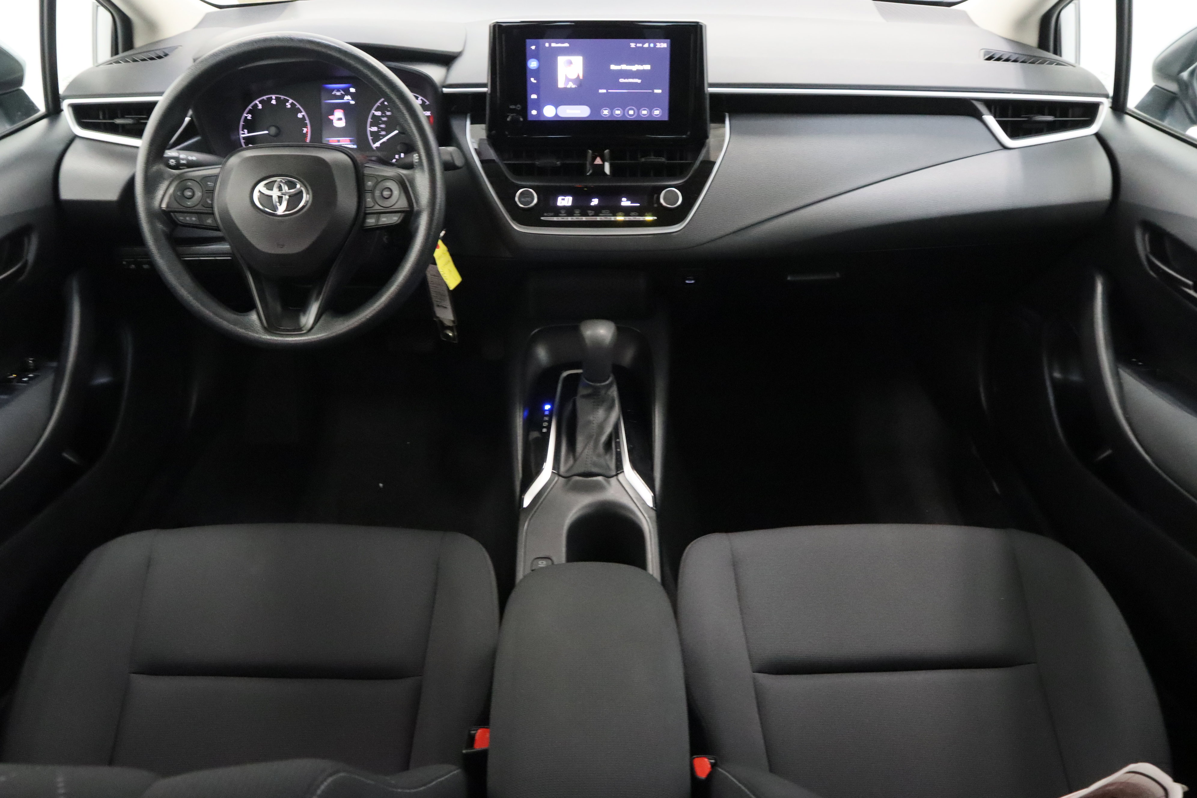 Used 2024 Toyota Corolla LE FWD image 25