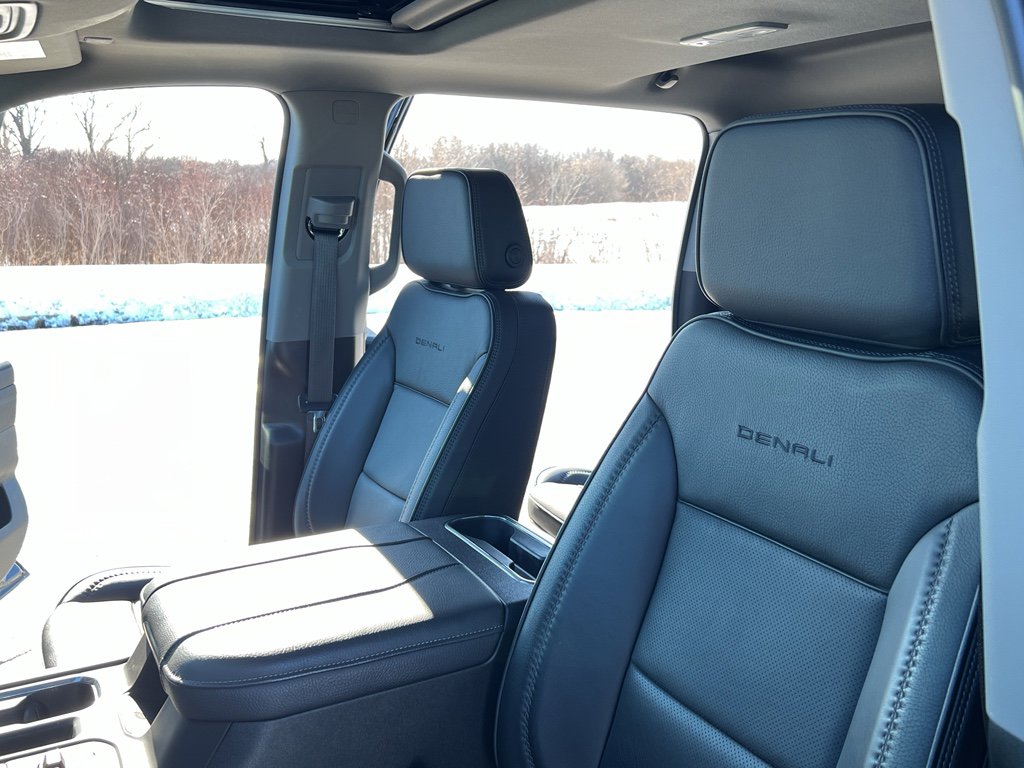 Used 2024 GMC Sierra 1500 Denali AWD/4WD image 19
