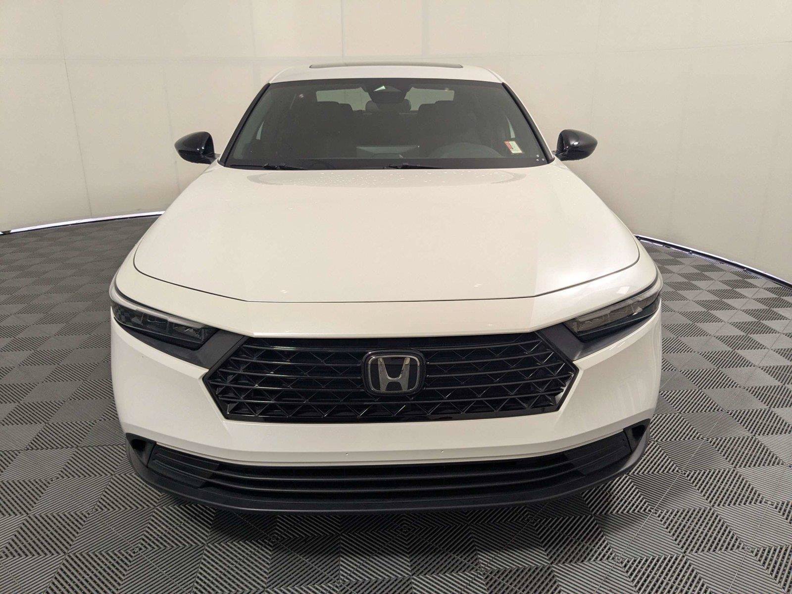 Used 2023 Honda Accord Sport image 3