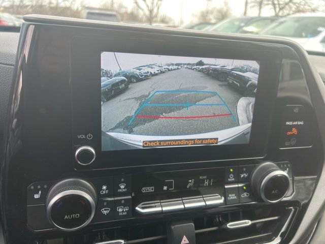 Used 2024 Toyota Highlander XLE image 33