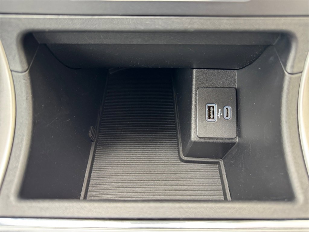 Used 2022 Ford Edge SEL image 28