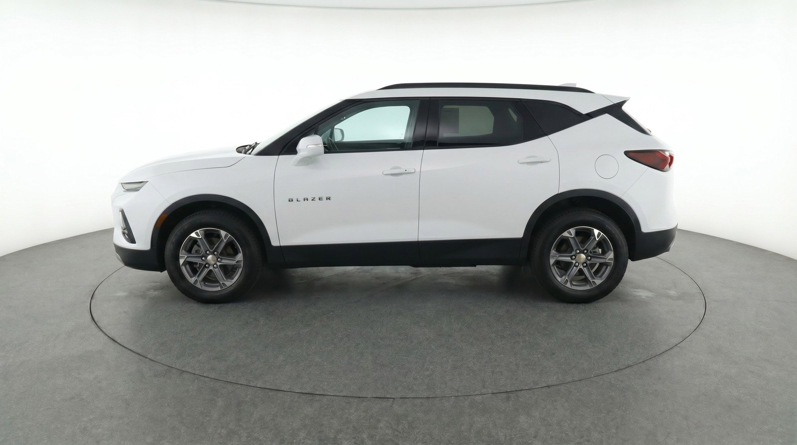 Used 2025 Chevrolet Blazer LT FWD image 5