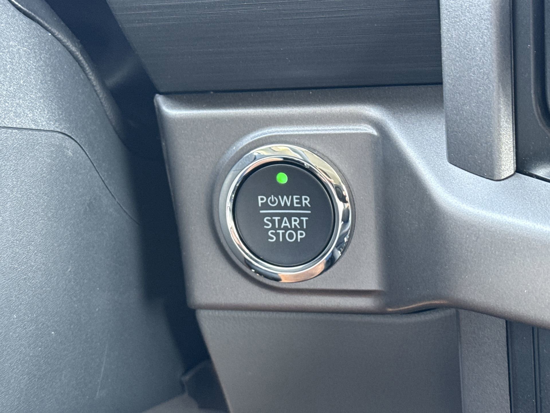 Used 2025 Ford F150 Lightning XLT image 60